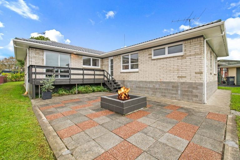 Photo of property in 42 Ray Small Drive, Pahurehure, Papakura, 2113