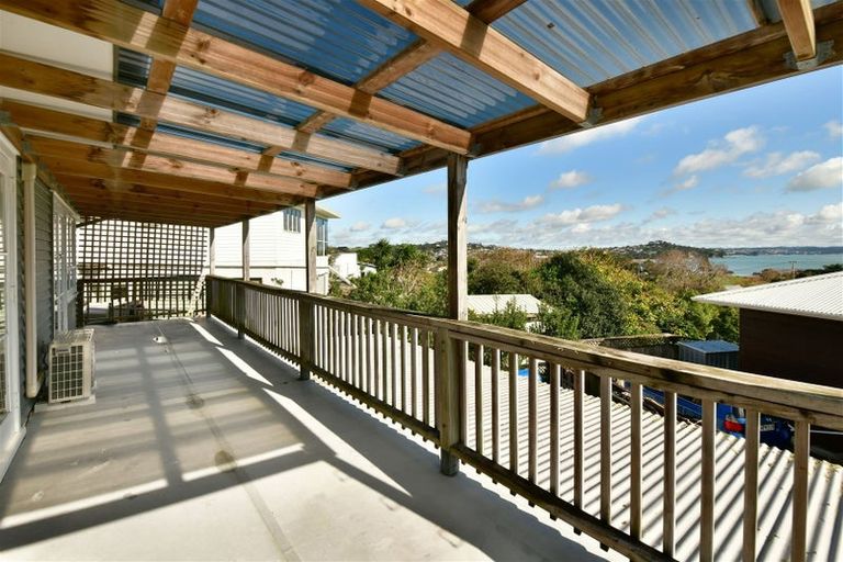 Photo of property in 4a Kathy Terrace, Stanmore Bay, Whangaparaoa, 0932