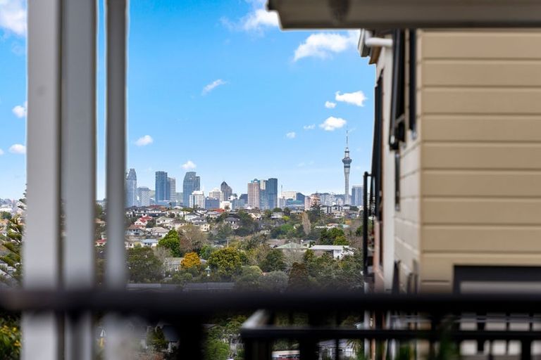 Photo of property in 103/318 Wairau Road, Glenfield, Auckland, 0629