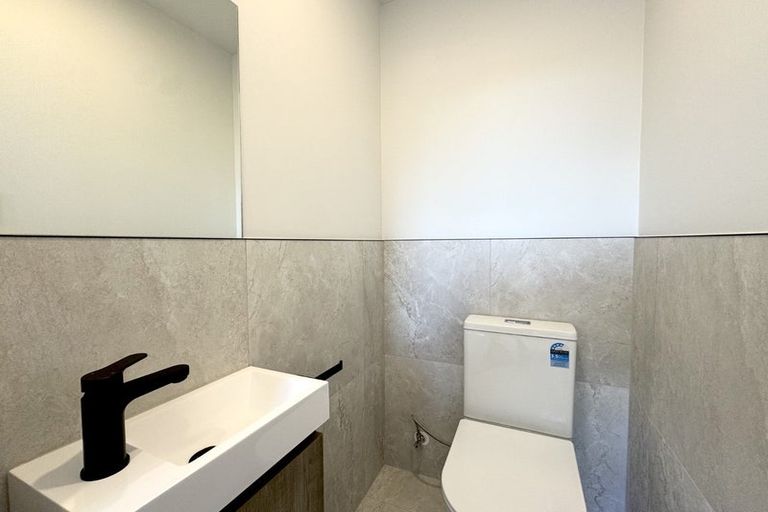 Photo of property in 4d Tainui Terrace, Mangere Bridge, Auckland, 2022