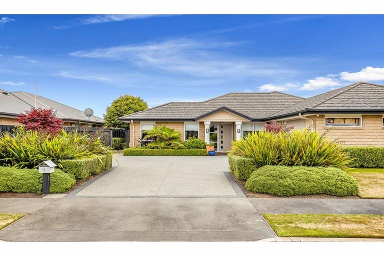 Photo of property in 16 Northwater Drive, Northwood, Christchurch, 8051