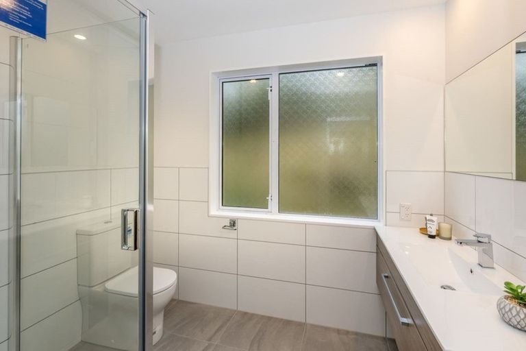 Photo of property in 103 Kakariki Grove, Waikanae, 5036