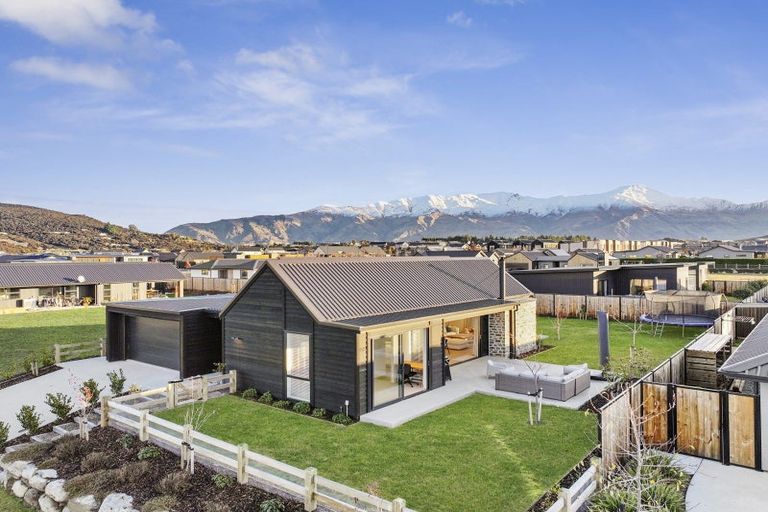 Photo of property in 21 Rua Street, Albert Town, Wanaka, 9305