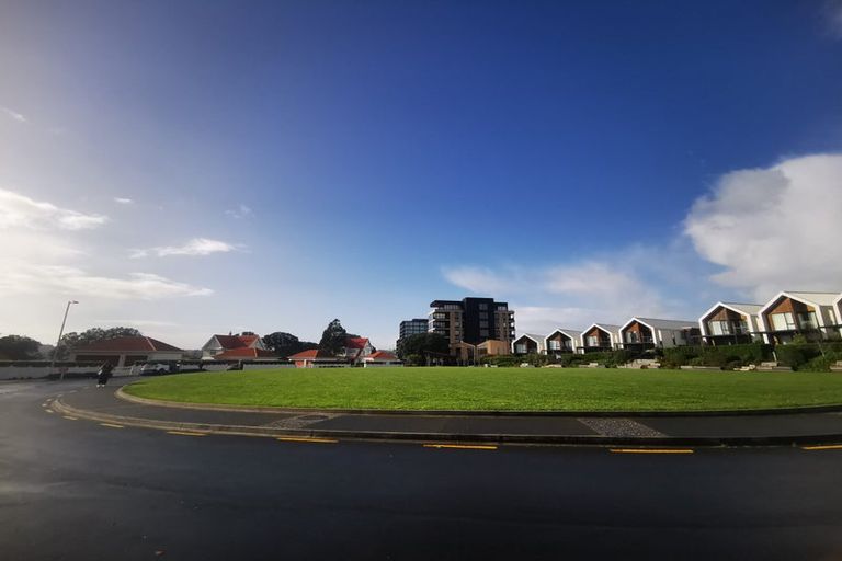 Photo of property in 8 Marlborough Crescent, Hobsonville, Auckland, 0616