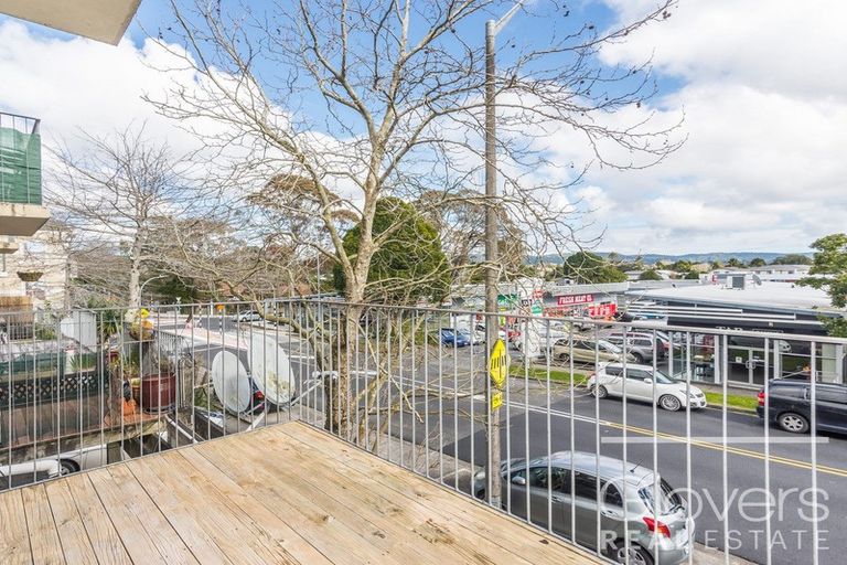 Photo of property in 10 Captain Scott Road, Glen Eden, Auckland, 0602