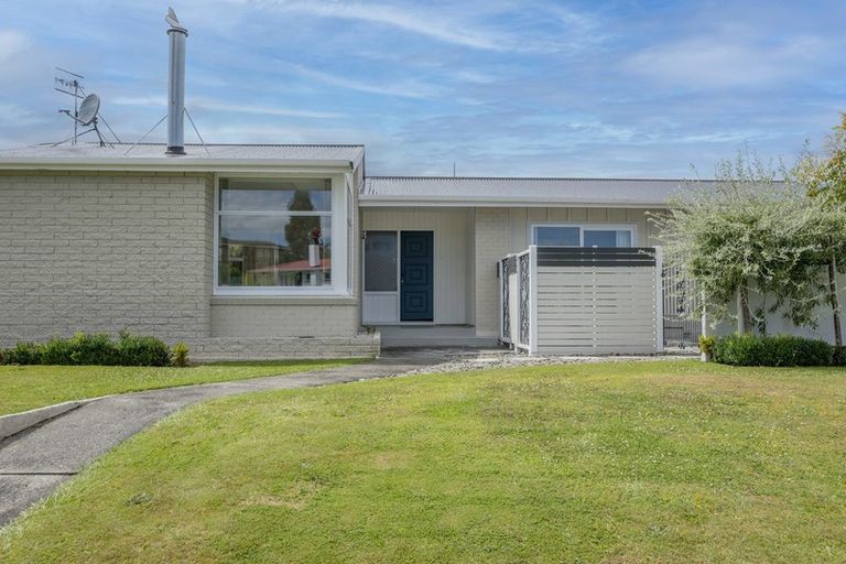 Photo of property in 2 Glen Street, Levin, 5510