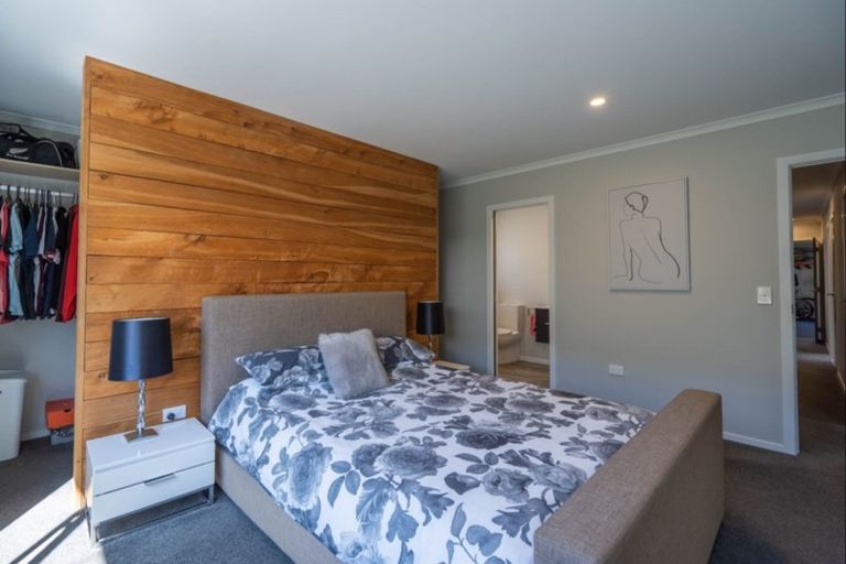 Photo of property in 4 Mahia Lane, Waikanae, 5036