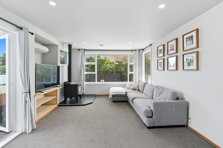 Photo of property in 6 Roswell Place, Islington, Christchurch, 8042