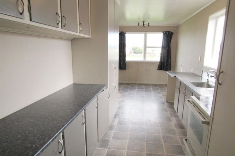 Photo of property in 11 Iredale Road, Hawera, 4610