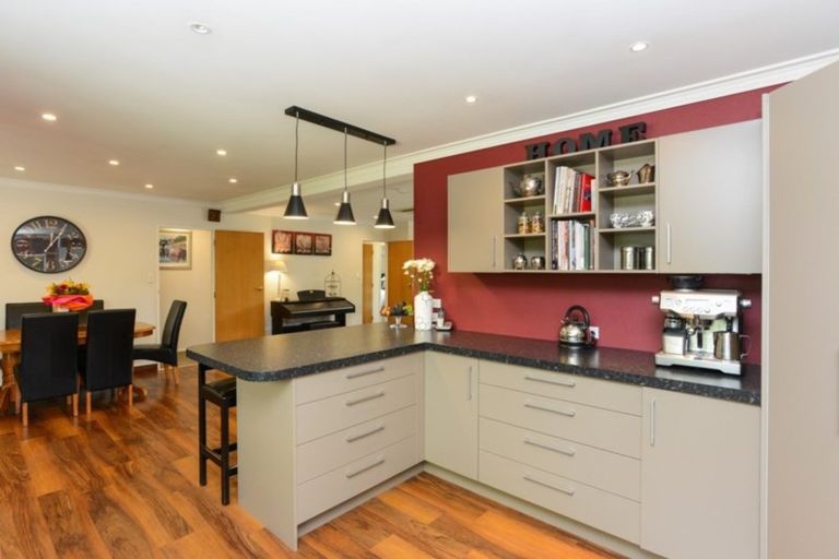 Photo of property in 22 Otatara Road, Taradale, Napier, 4112