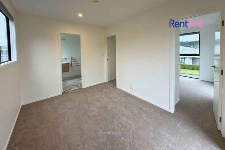 Photo of property in 85a Awataha Crescent, Pyes Pa, Tauranga, 3110