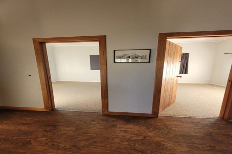 Photo of property in 9 Ruataniwha Street, Waipawa, 4210