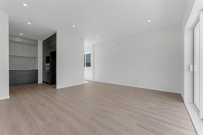 Photo of property in 17b Waka Ama Road, Karaka, 2113