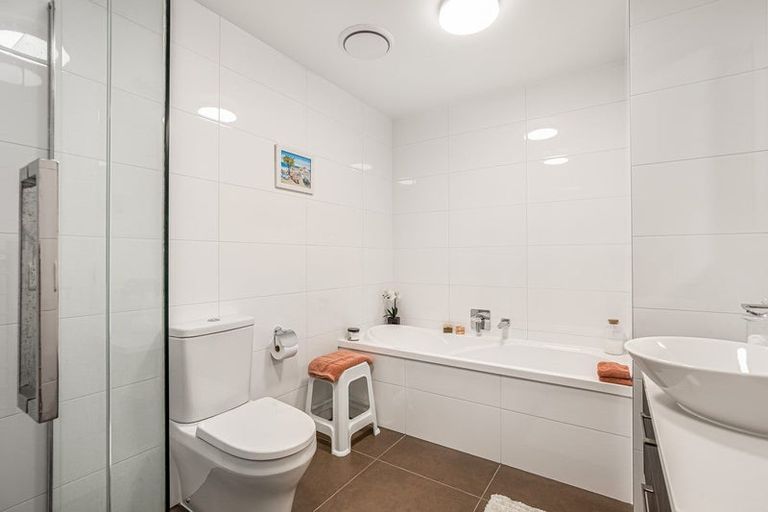 Photo of property in 90 Eaves Bush Parade, Orewa, 0931