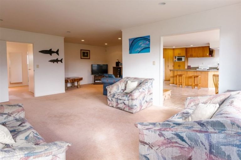 Photo of property in 16 Halligan Road, Whitianga, 3510