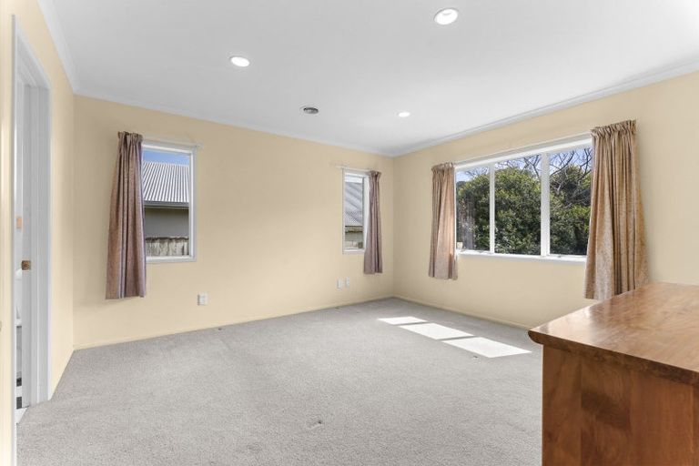 Photo of property in 12 Davies Road, Hurdon, New Plymouth, 4310