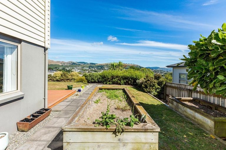 Photo of property in 85 Aotea Drive, Aotea, Porirua, 5024