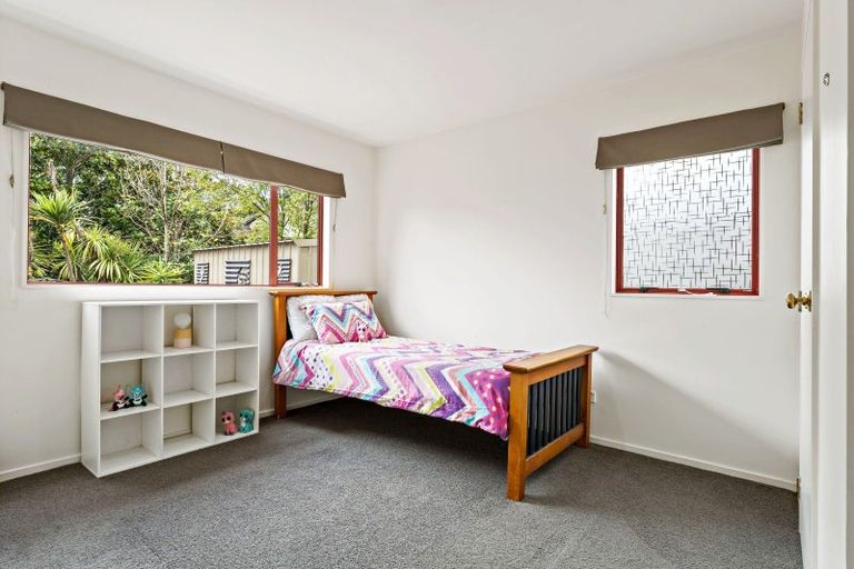 Photo of property in 70 Kate Sheppard Avenue, Torbay, Auckland, 0630