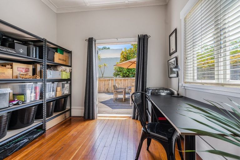 Photo of property in 2 Tennyson Street, Northcote Point, Auckland, 0627