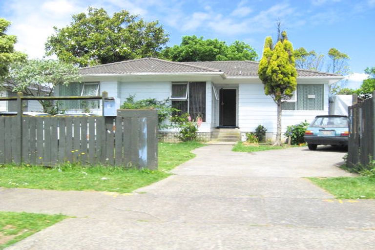 Photo of property in 32 Killington Crescent, Mangere, Auckland, 2022