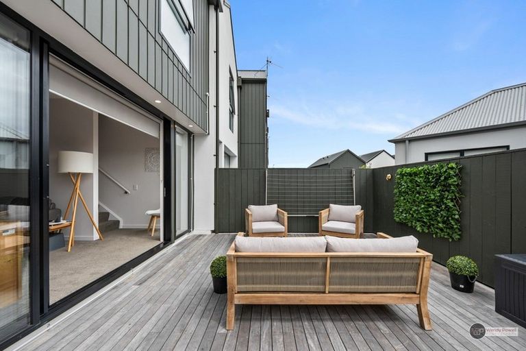 Photo of property in 15/6u Oswald Crescent, Paparangi, Wellington, 6037