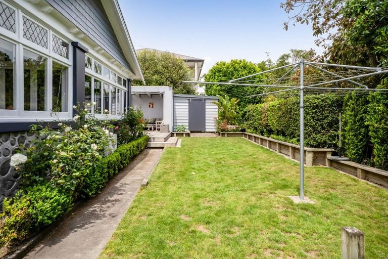 Photo of property in 34 Robe Street, New Plymouth, 4310
