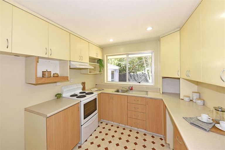 Photo of property in 1/11a Glen Place, Parklands, Christchurch, 8083