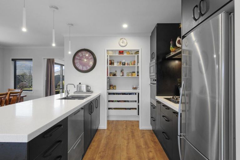 Photo of property in 36 Luxembourg Crescent, Halswell, Christchurch, 8025