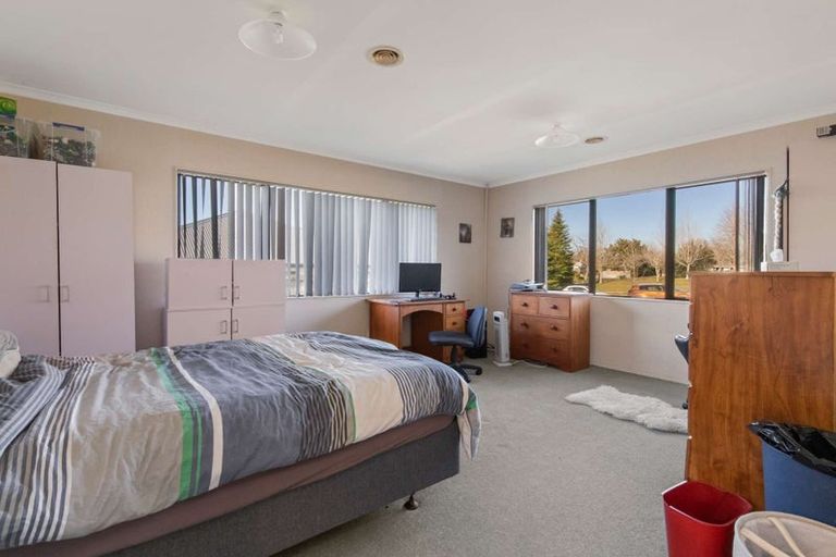 Photo of property in 5 Hoyte Place, Pukehangi, Rotorua, 3015