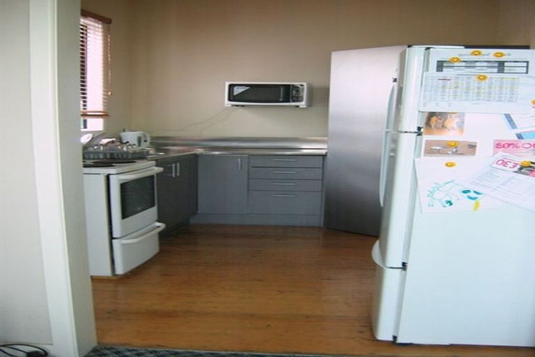 Photo of property in 14 Freyberg Street, Roslyn, Palmerston North, 4414