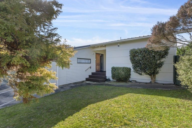 Photo of property in 13 Chorley Grove, Churton Park, Wellington, 6037