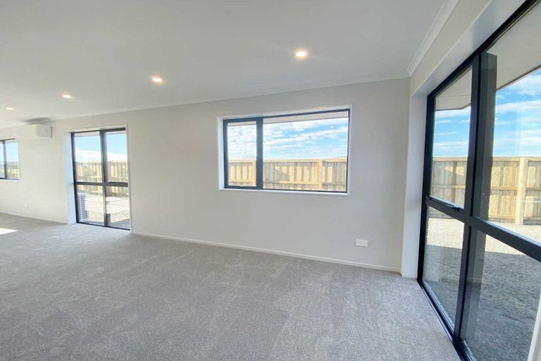 Photo of property in 30 Ellmers Street, Woodend, 7691