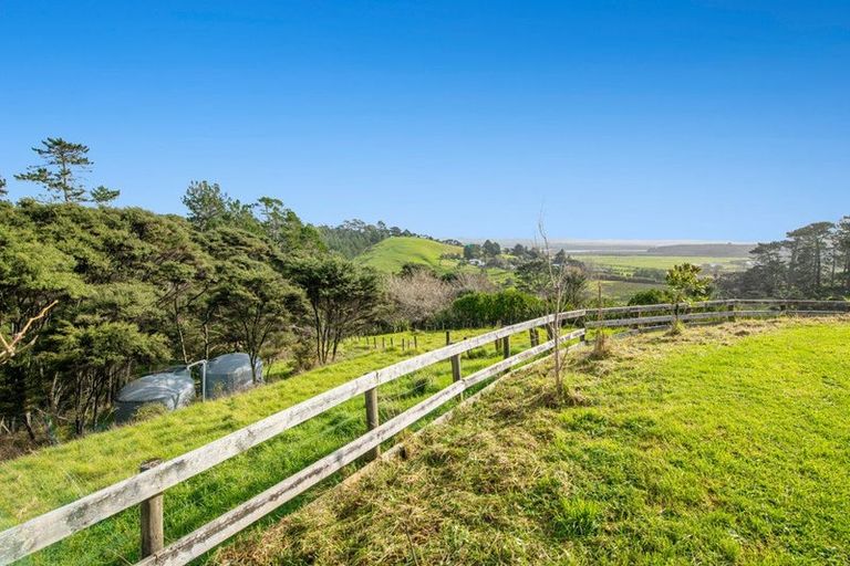 Photo of property in 4 Ferngully Road, Helensville, Kaukapakapa, 0871