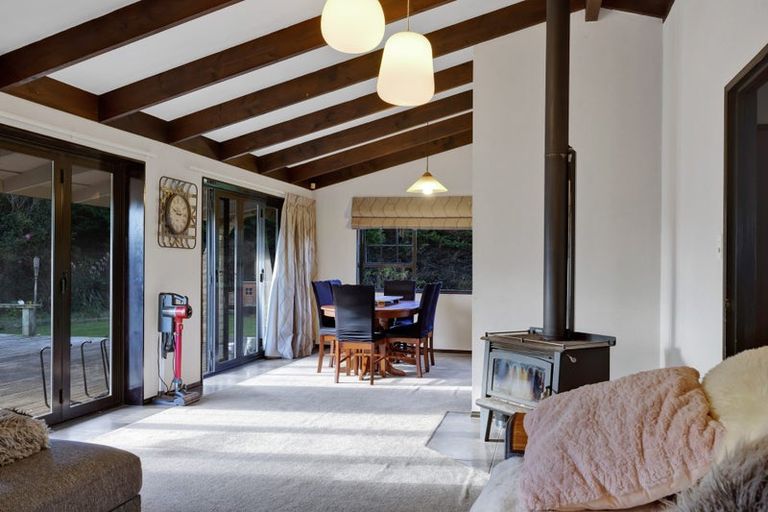 Photo of property in 8 Muggeridge Road, Manutahi, Patea, 4598