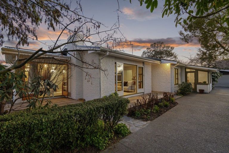 Photo of property in 3 Shaftesbury Street, Avonhead, Christchurch, 8042