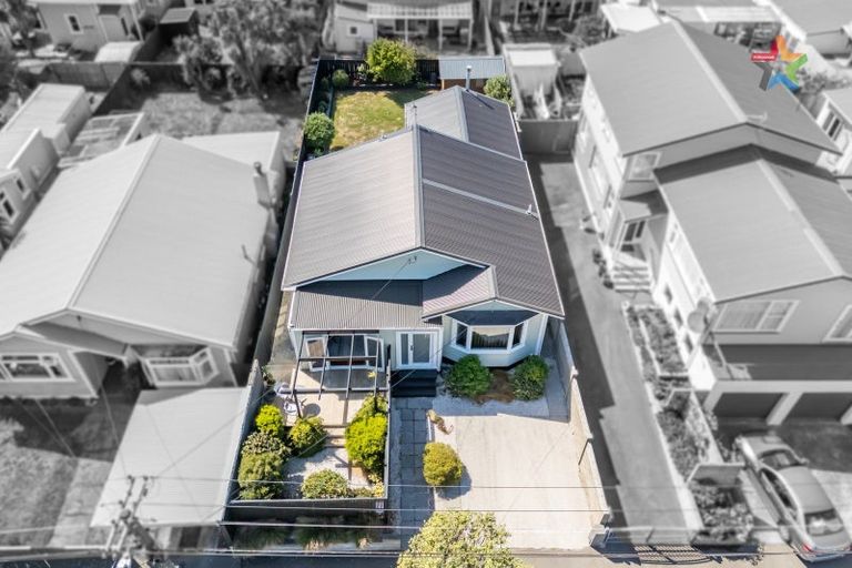 Photo of property in 10 Palm Avenue, Lyall Bay, Wellington, 6022