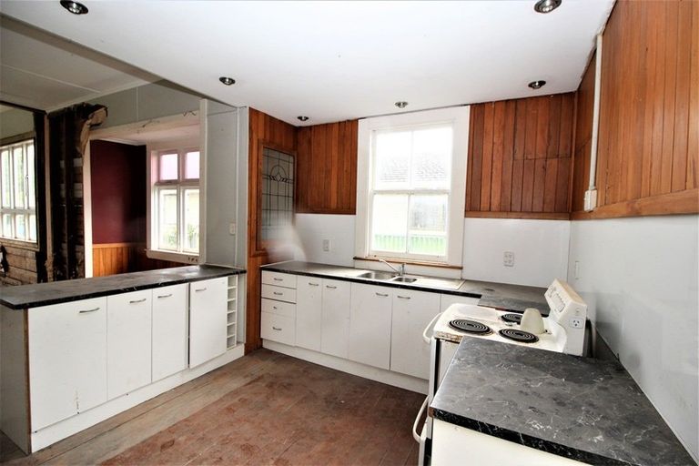Photo of property in 32 Ross Street, Woodville, 4920