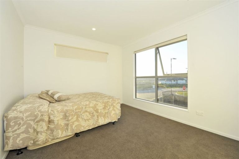 Photo of property in 33 William Dawson Crescent, Wigram, Christchurch, 8025