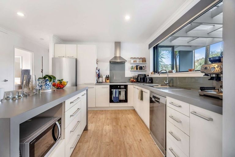 Photo of property in 1a Ocean Beach Road, Tairua, 3508