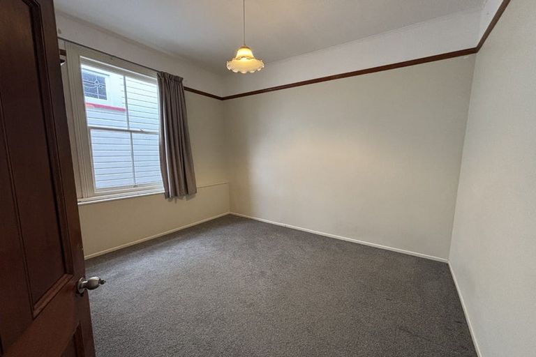 Photo of property in 43 Roxburgh Street, Mount Victoria, Wellington, 6011