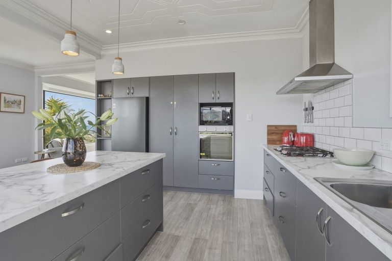 Photo of property in 11 Middleton Road, Kew, Dunedin, 9012