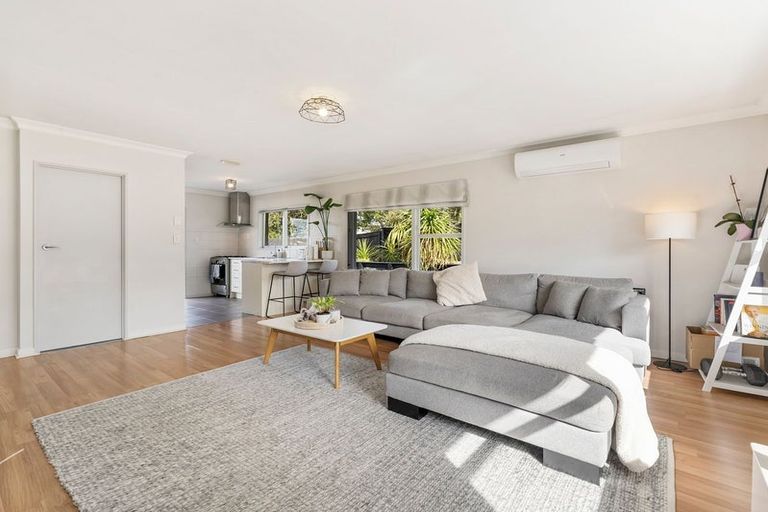 Photo of property in 1/1 Broadview Place, Howick, Auckland, 2014