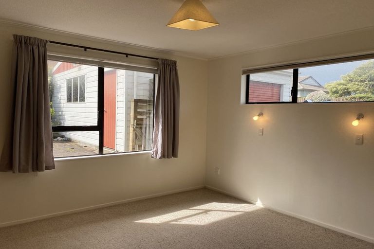 Photo of property in 254 Mitchell Street, Brooklyn, Wellington, 6021