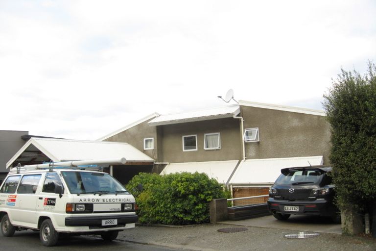 Photo of property in 9a Von Place, Fernhill, Queenstown, 9300