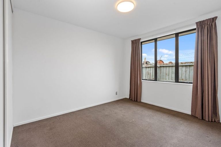 Photo of property in 25 Roberts Road, Hei Hei, Christchurch, 8042