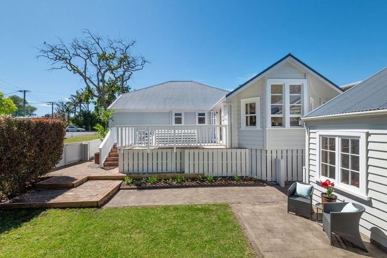 Photo of property in 95 Vauxhall Road, Devonport, Auckland, 0624