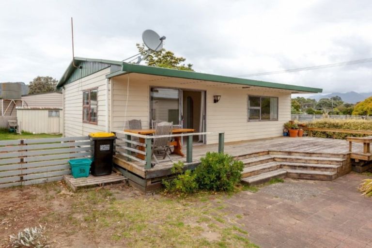 Photo of property in 318 Linton Crescent, Whangamata, 3620