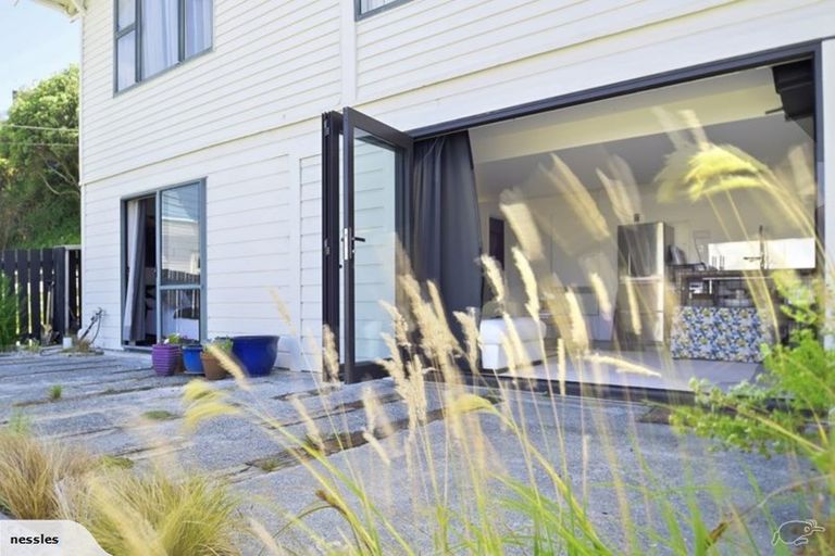 Photo of property in 28 Ferry Street, Seatoun, Wellington, 6022