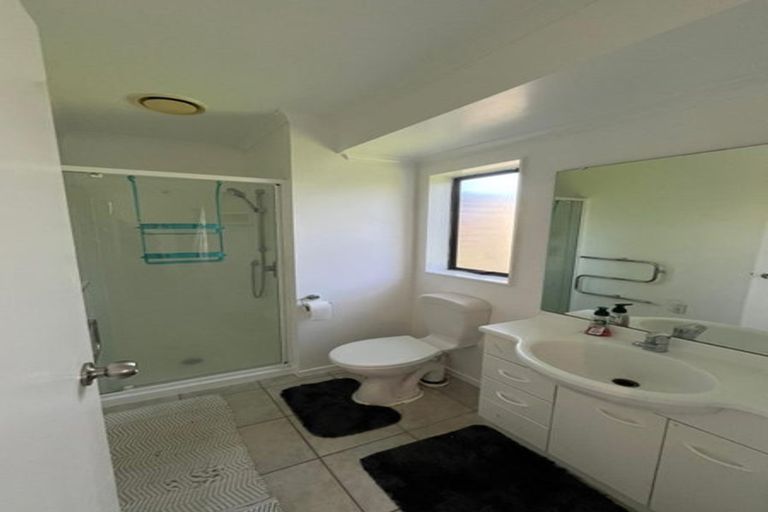 Photo of property in 13 Sandwick Drive, Weymouth, Auckland, 2103
