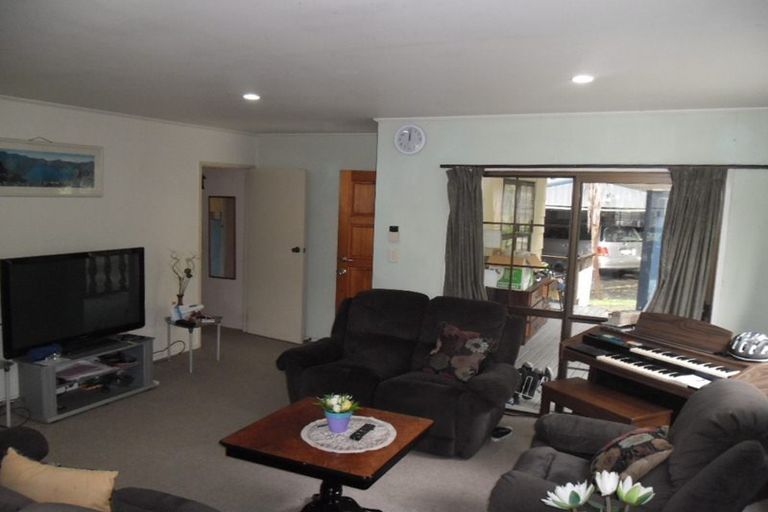 Photo of property in 19 Hiwihau Place, Glenfield, Auckland, 0629